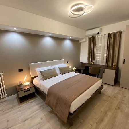 Hotel Plaza Ungheria Палермо Экстерьер фото